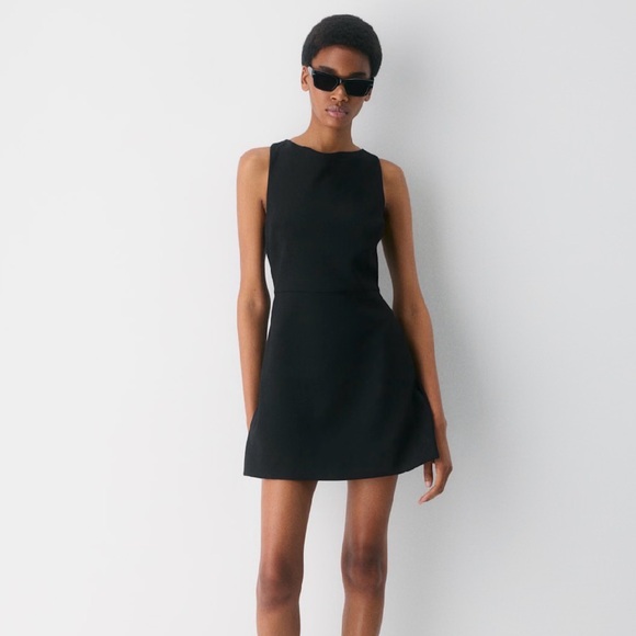 Aritzia Dresses & Skirts - NWT Aritzia Bond Dress in Noir